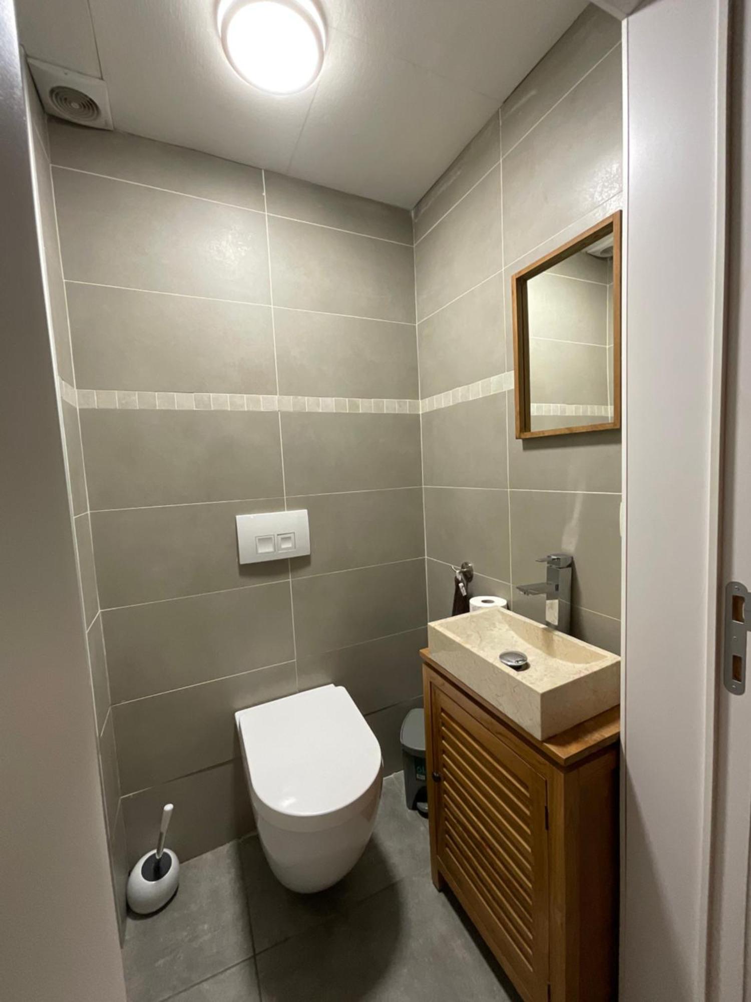 Maison 3 Chambres Proximite Aeroport Et Grand Axes Charleroi Luaran gambar